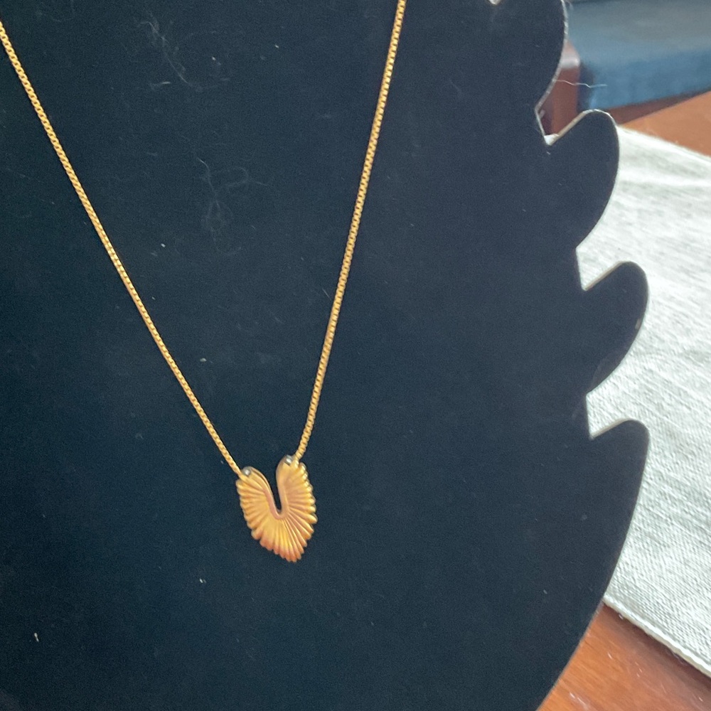 Stella & Dot Gold Wing Pendant Necklace